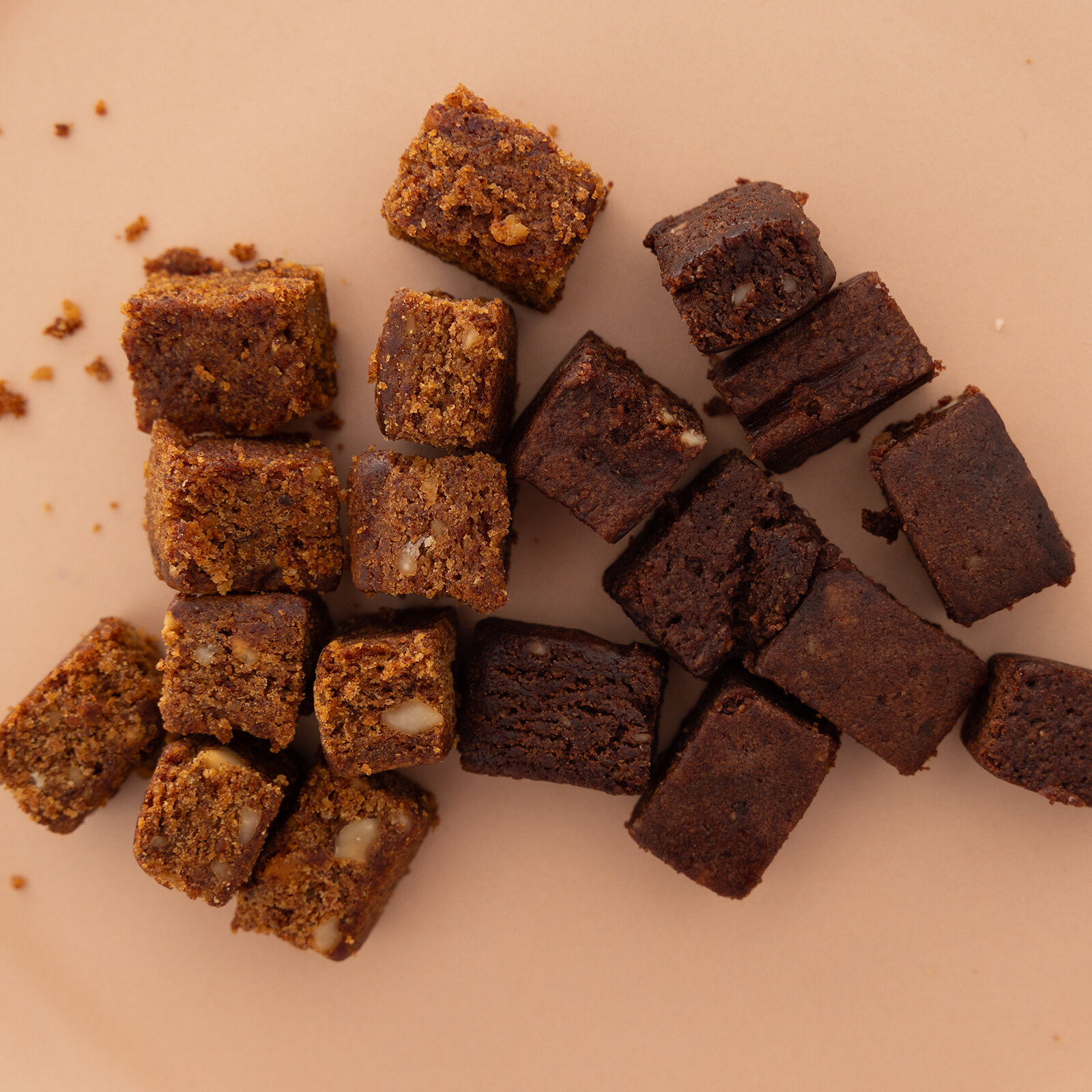 Organik Glutensiz Vegan Fındıklı, Kakaolu Kek ve Muzlu Kek 2x30 gr Organik Glutensiz Vegan Fındıklı, Kakaolu Kek ve Muzlu Kek 2x30 gr