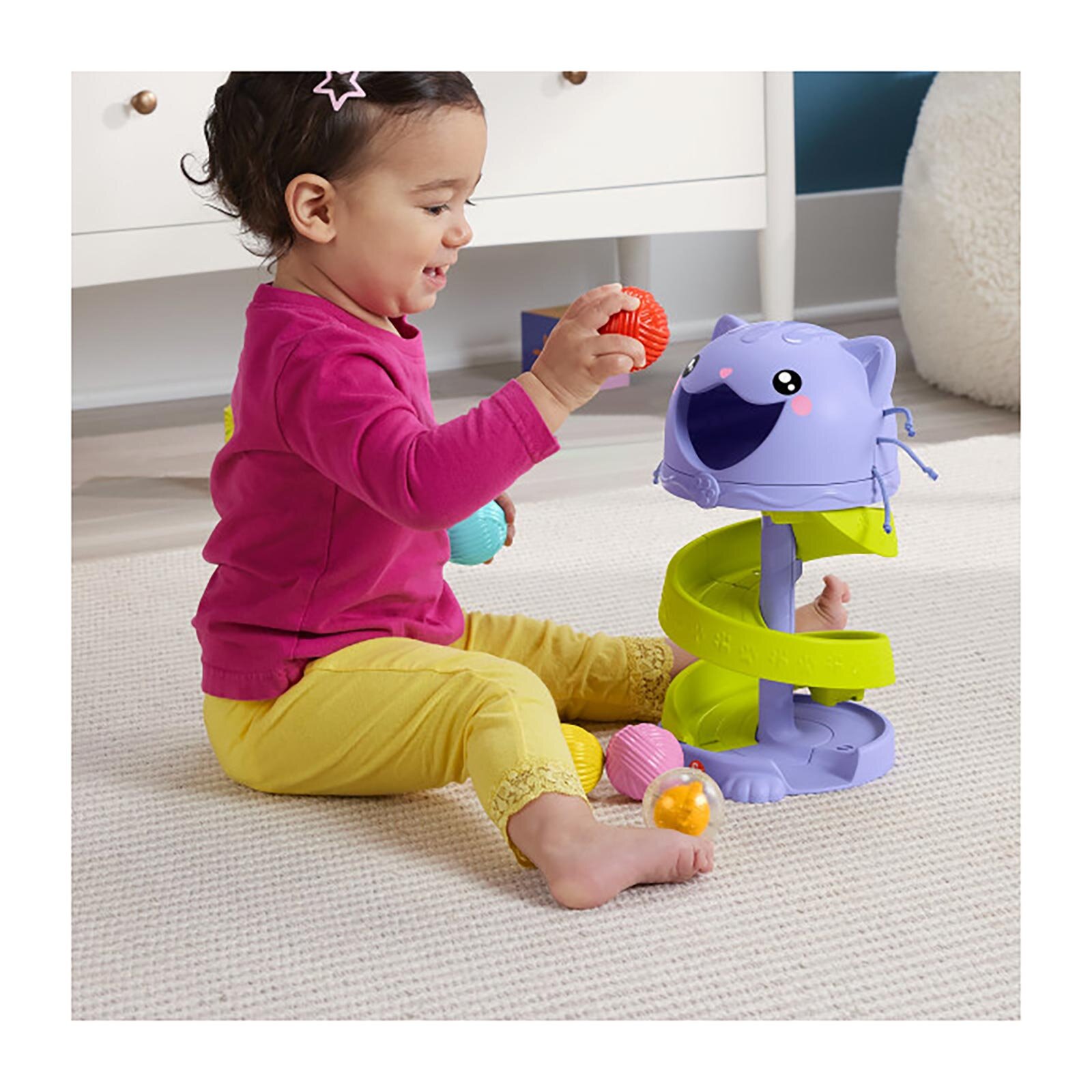 Sevimli Kedinin Top Kulesi