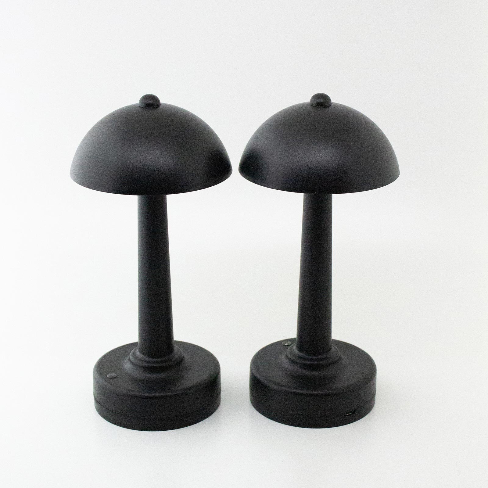 Şarjlı ve 3 Kademe Işık Ayarlı Masa Lambası Siyah