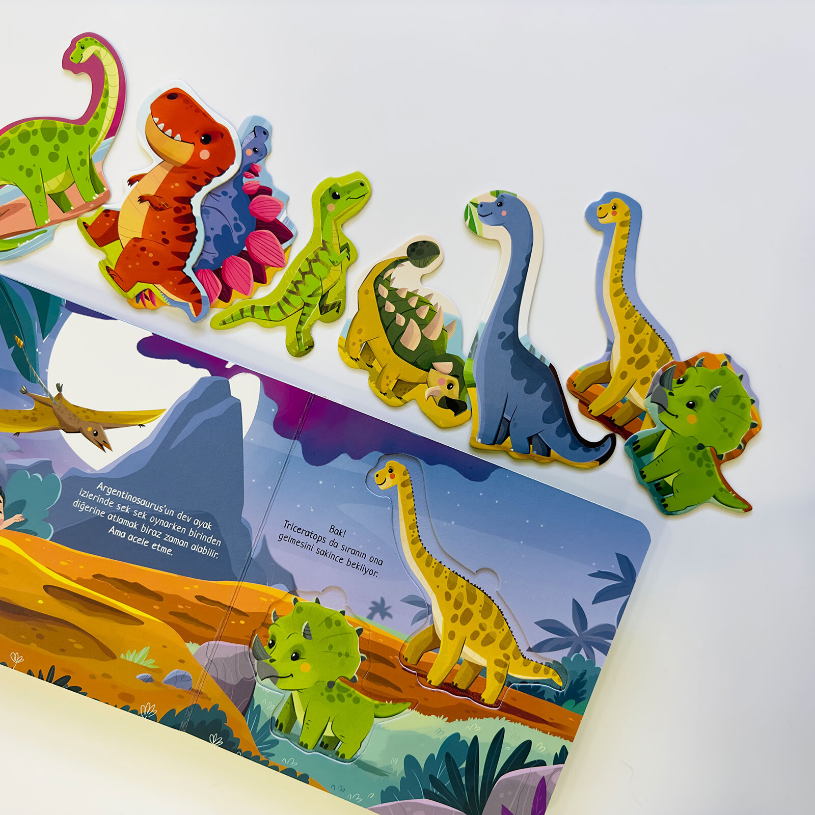 Tadını Çıkar: Karşınızda Dinozorlar (Tak-Çıkar) - Ceren Çukadar