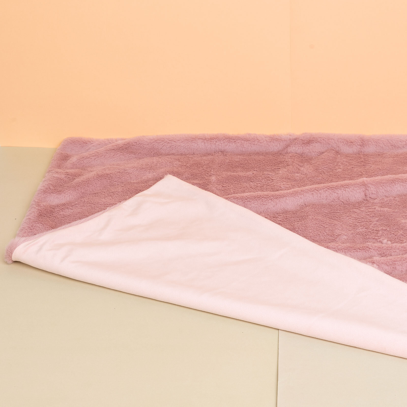 Tavşan Oyuncaklı Kız Battaniye 70x78 cm Kız Bebek Tavşan Oyuncaklı Kız Battaniye 70x78 cm Kız Bebek