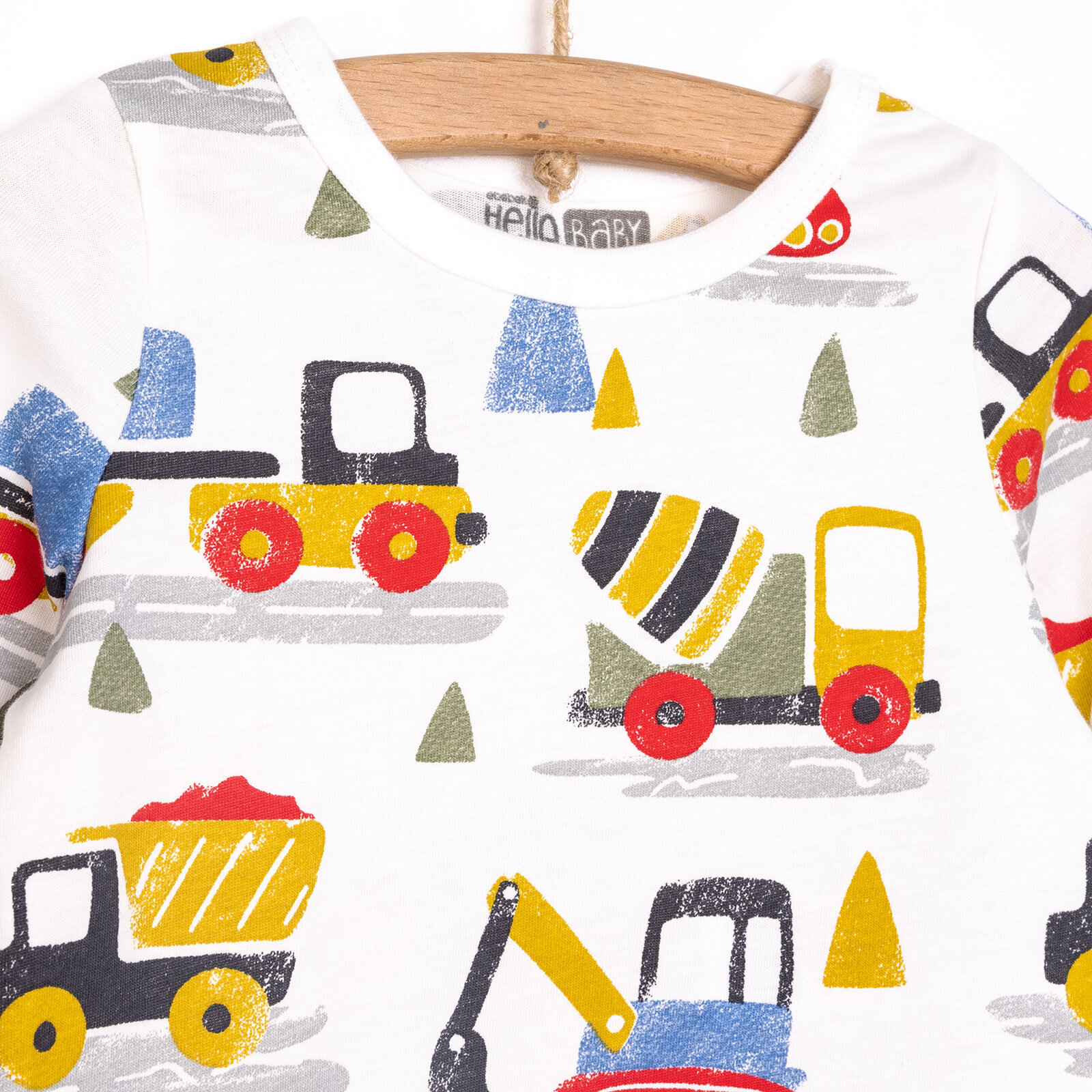 Uzun Kol Kepçe Desenli Bisiklet Yaka Pijama Takımı Uzun Kol Kepçe Desenli Bisiklet Yaka Pijama Takımı