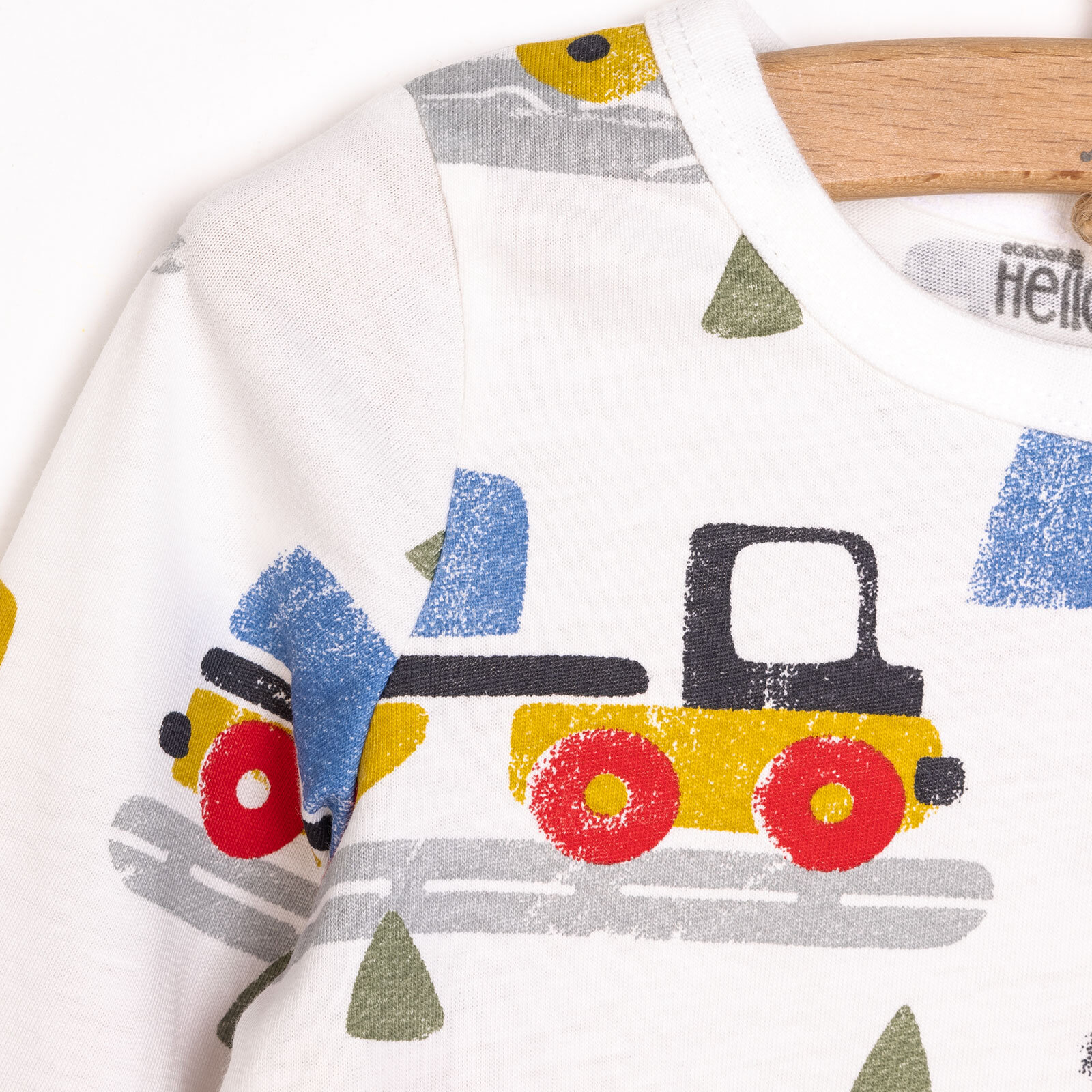 Uzun Kol Kepçe Desenli Bisiklet Yaka Pijama Takımı Uzun Kol Kepçe Desenli Bisiklet Yaka Pijama Takımı