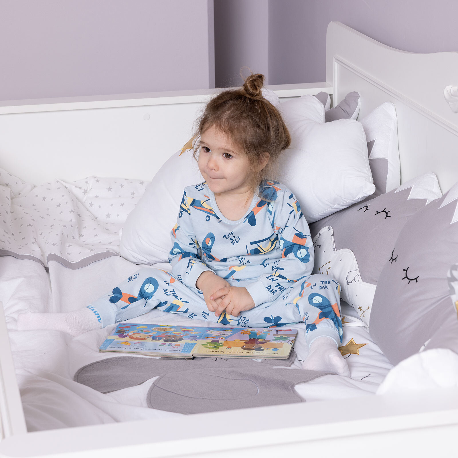 Uzun Kol Uçak Desenli Bisiklet Yaka Pijama Takımı