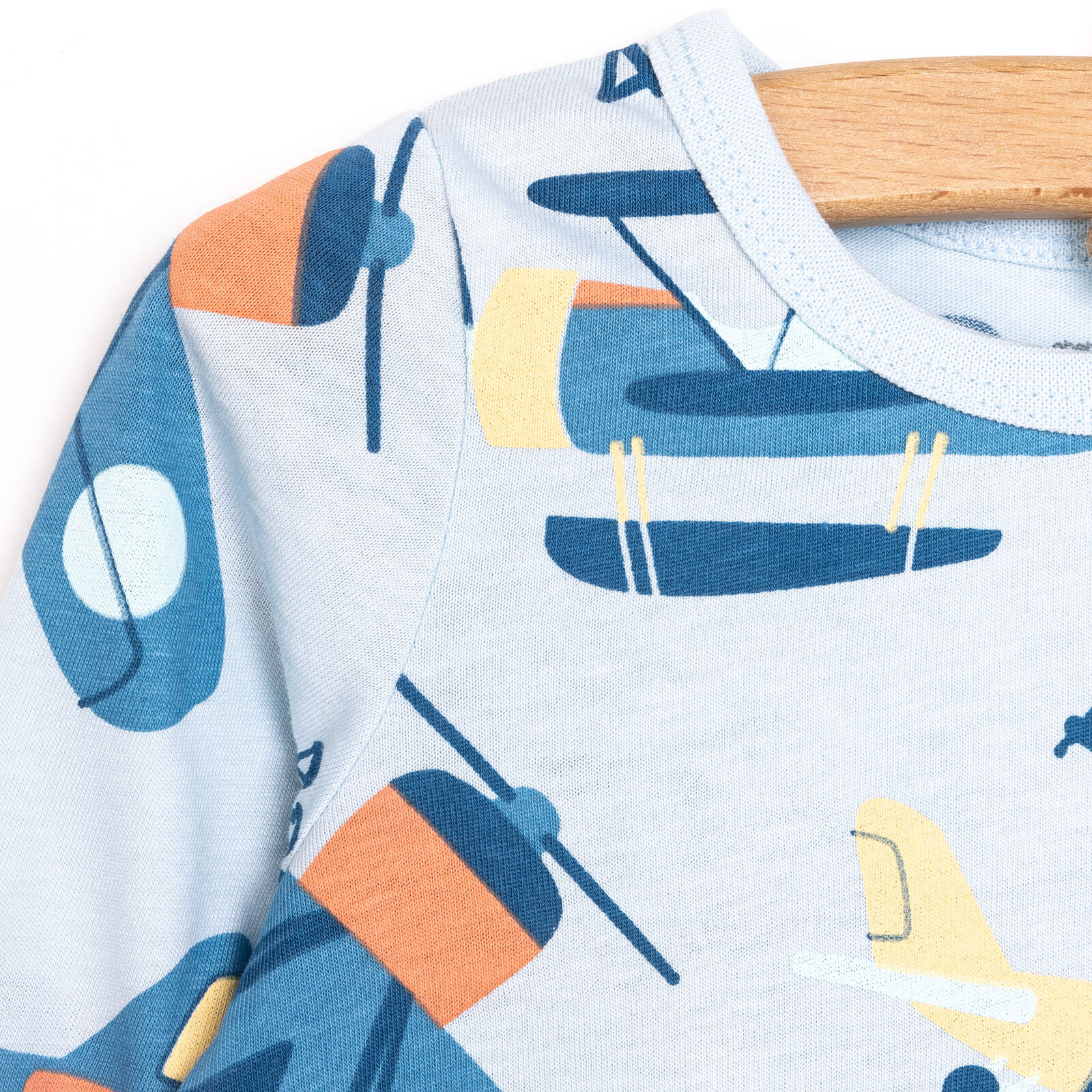 Uzun Kol Uçak Desenli Bisiklet Yaka Pijama Takımı