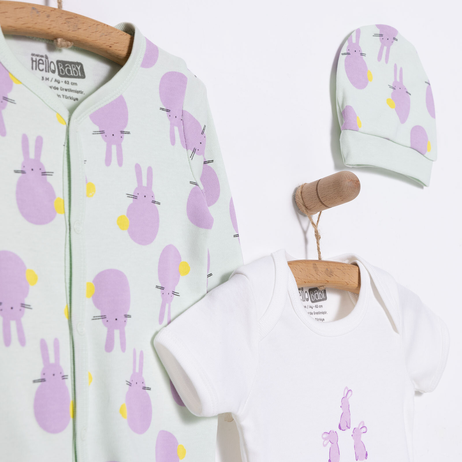 Yenidoğan Bebek Mor TavşanTulum-Body-Şapka 3lü Set Unisex Yenidoğan Bebek Mor TavşanTulum-Body-Şapka 3lü Set Unisex
