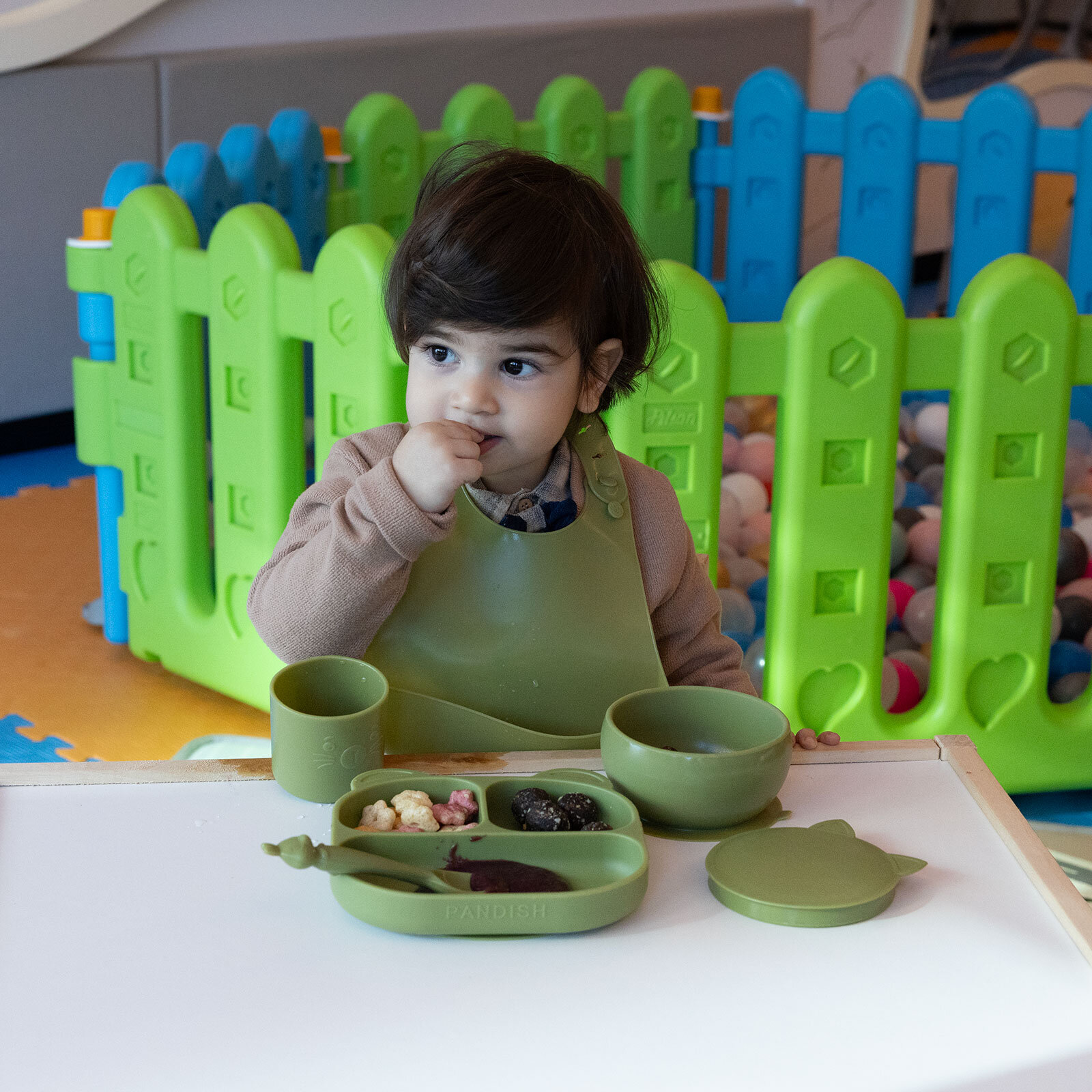 Beslenme Seti Olive Green (MamMa, HamHam, BuBu, KitTen, Bibsy) Beslenme Seti Olive Green (MamMa, HamHam, BuBu, KitTen, Bibsy)