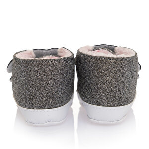 Kız Yürüme Öncesi Kız Bebek Kız Yürüme Öncesi Kız Bebek