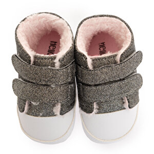 Kız Yürüme Öncesi Kız Bebek Kız Yürüme Öncesi Kız Bebek