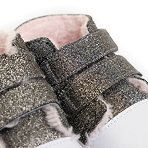 Kız Yürüme Öncesi Kız Bebek Kız Yürüme Öncesi Kız Bebek