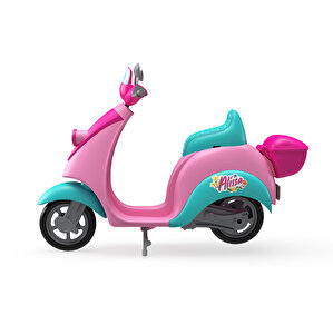 Alissa'nın Oyuncak Scooterı