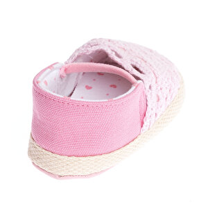 Kız Bebek Yürüme Öncesi Cırtlı Kapanma